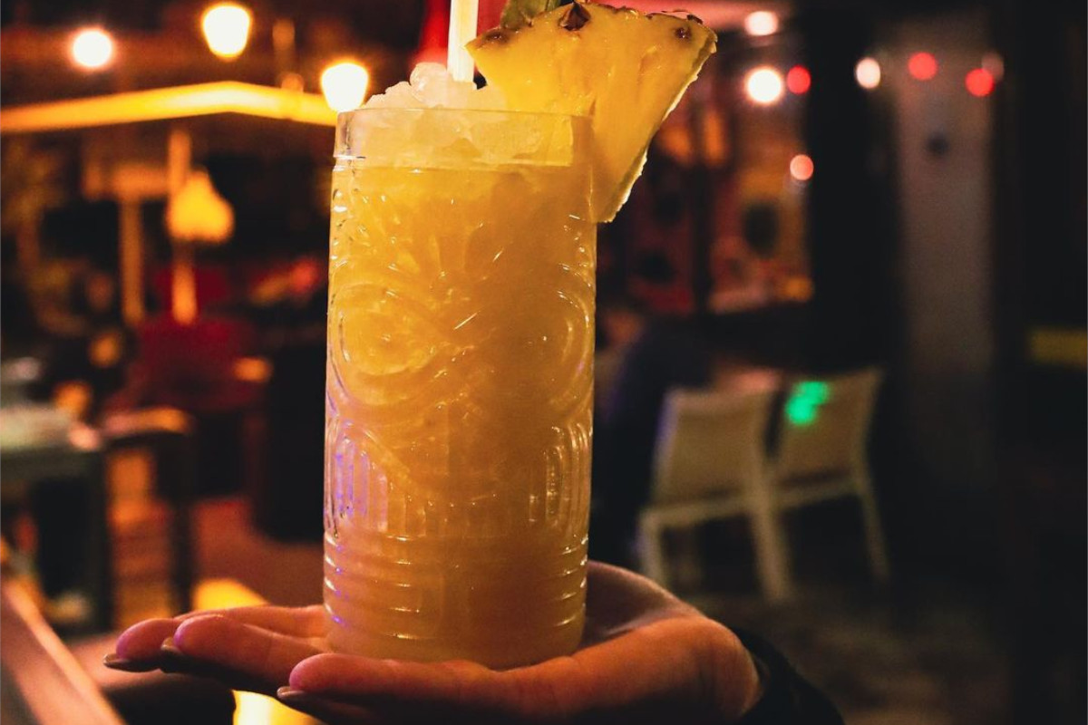 Street Bar