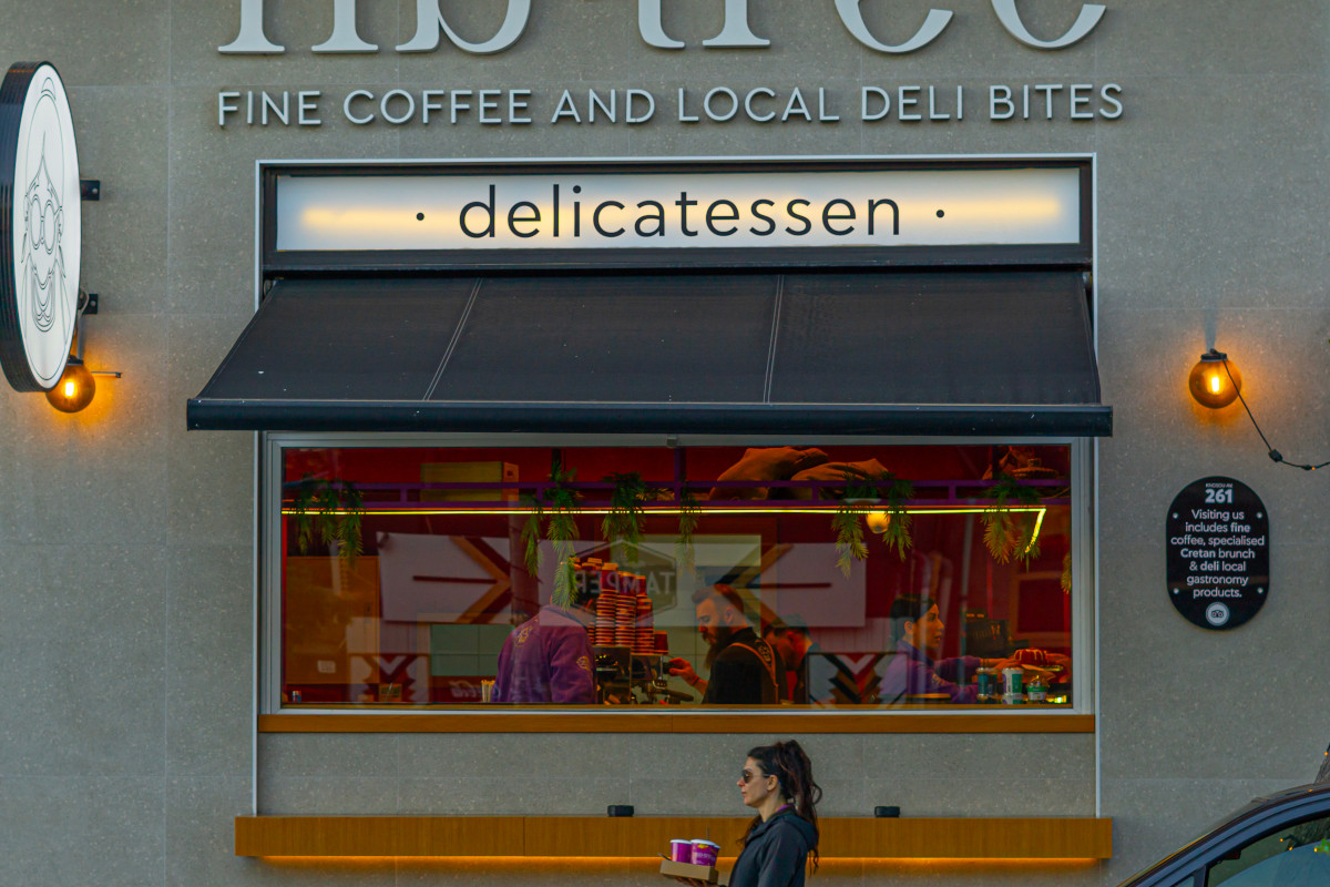 Nutree Feiner Kaffee & Lokale Delikatessen-Häppchen