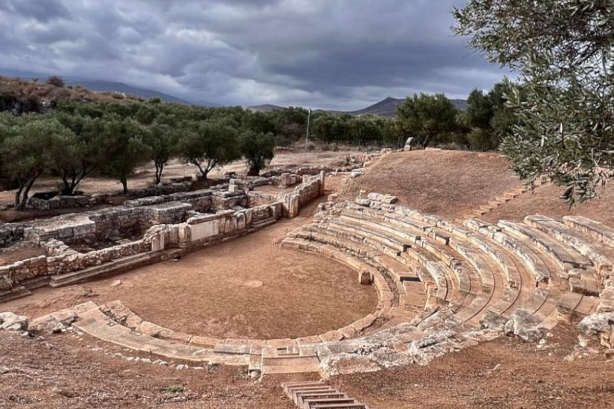 Ancient Aptera photo 2