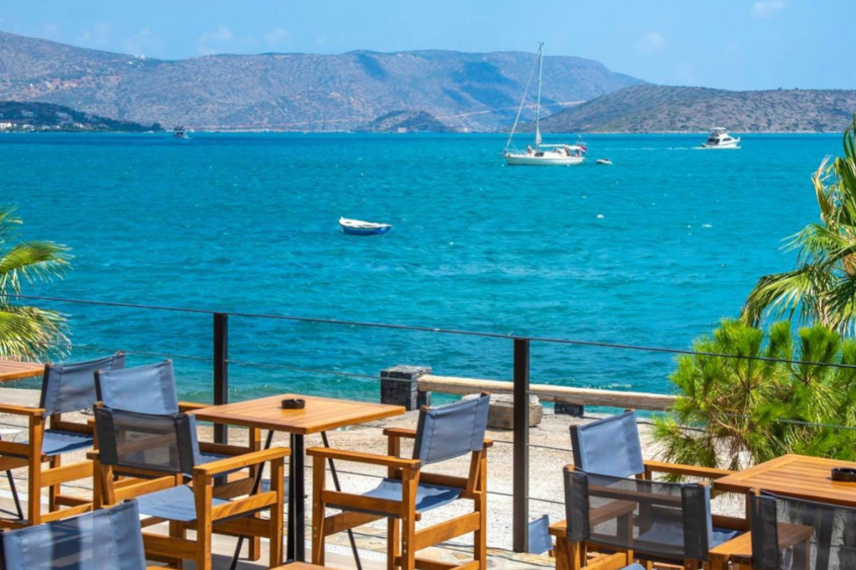 Isalos Café Bar
