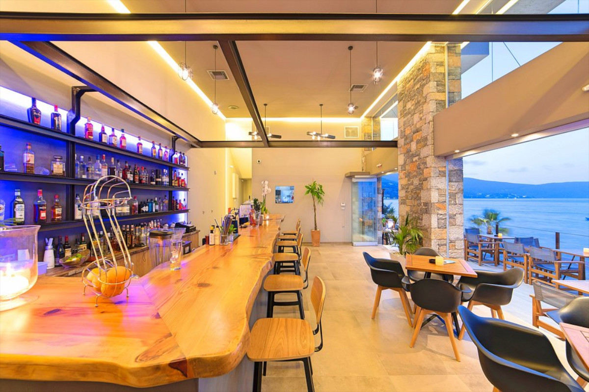 Isalos Café Bar