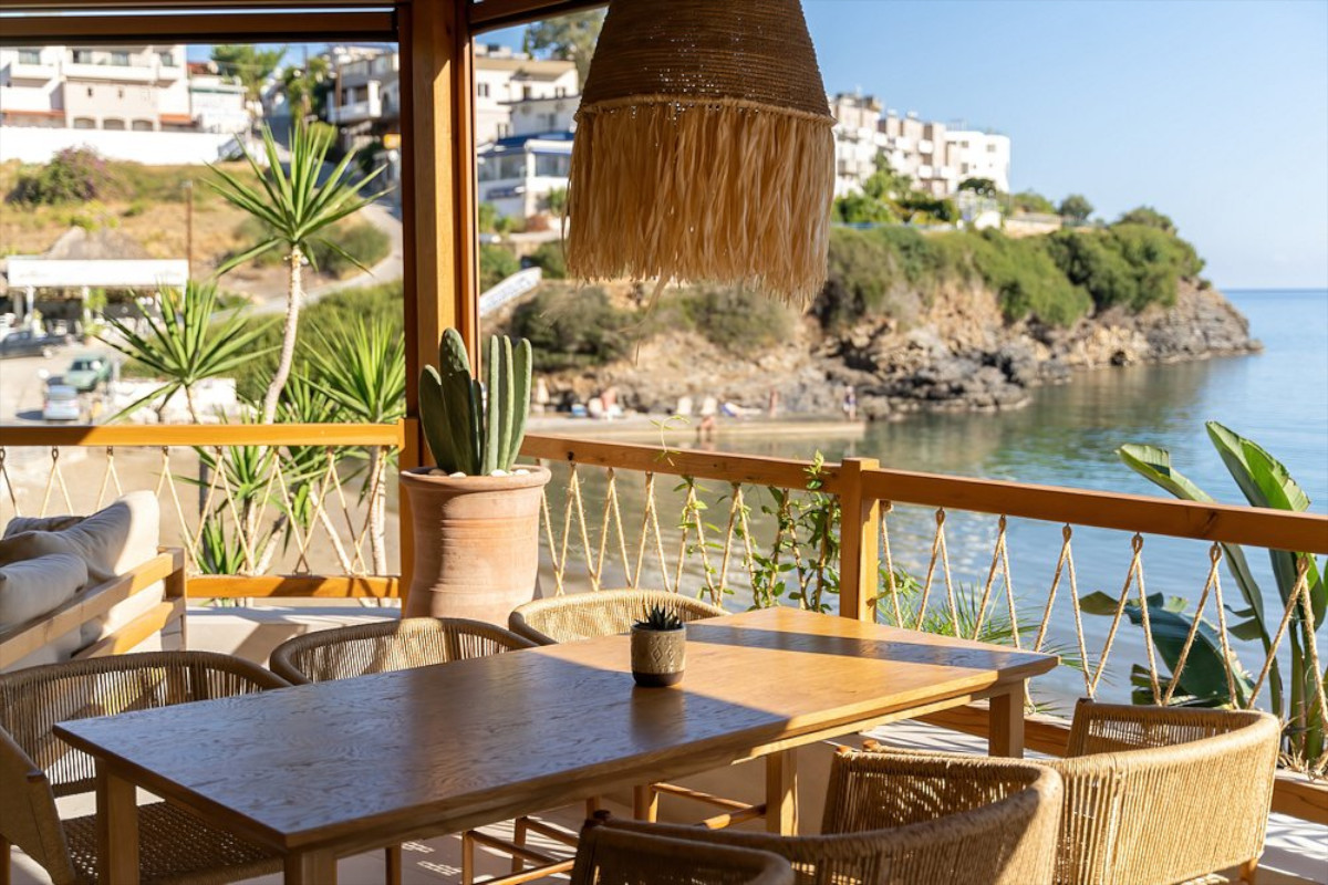 Mambo Beach Bar & Restaurant