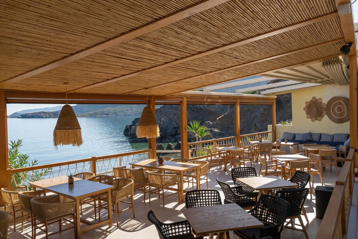 Mambo Beach Bar & Restaurant