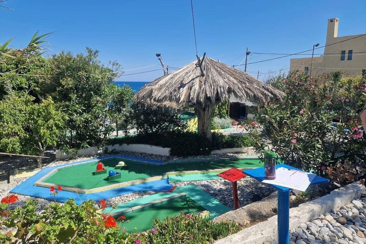 Sissi Mini Golf - Sunset Bar