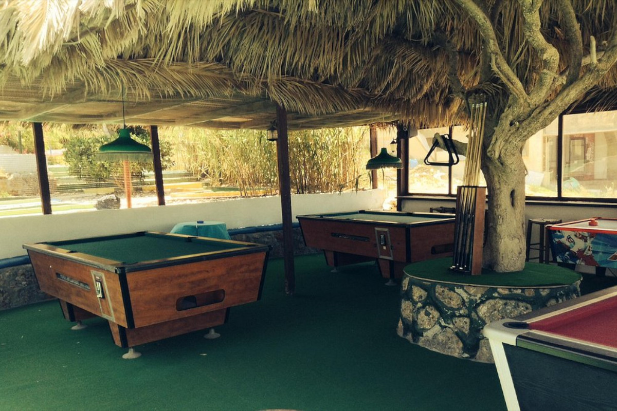 Sissi Mini Golf - Sunset Bar