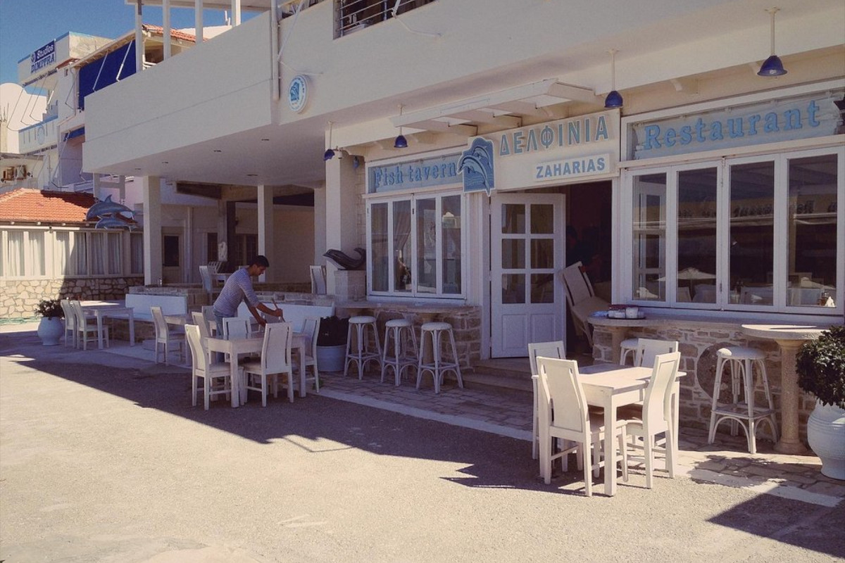 Δελφίνια Wine Bar Restaurant