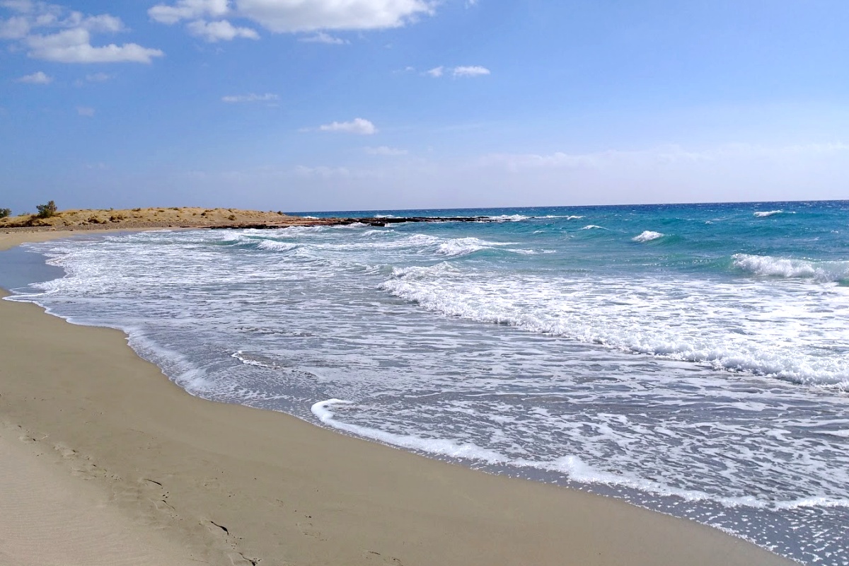 Plage d`Alatsolimni