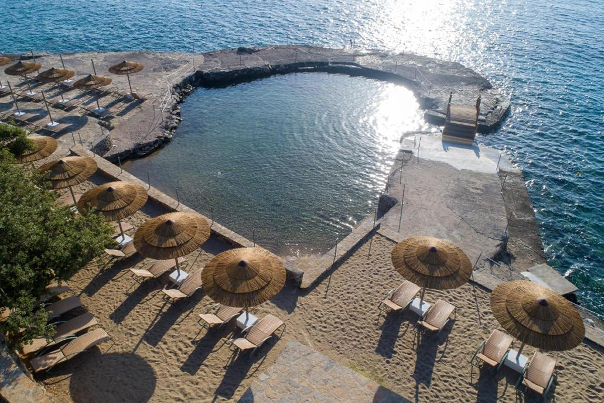 Plage d`Elounda Breeze