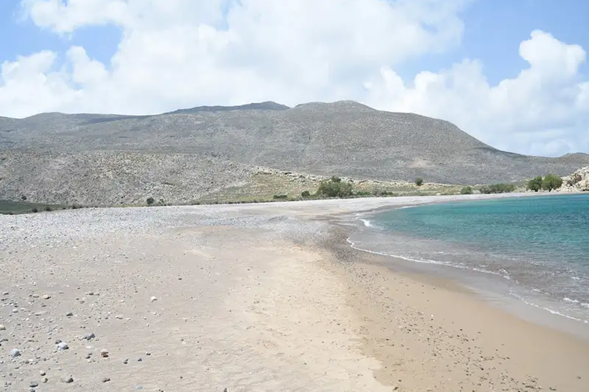 Παραλία Καρούμες