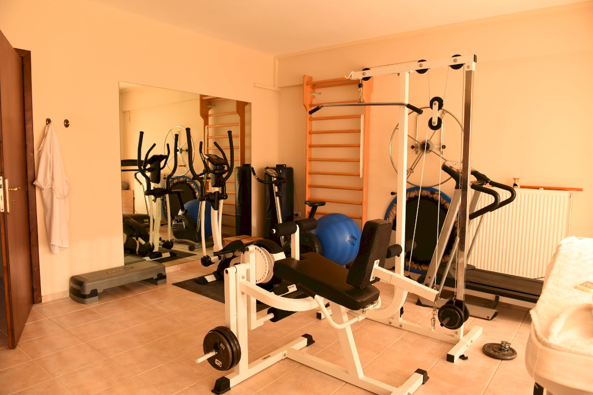 Antonis Apts - Physio - Fitness - Retreats
