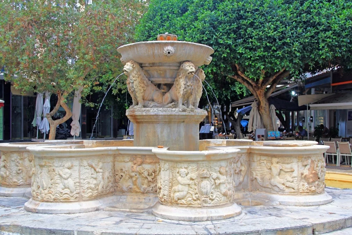Morosini-Brunnen