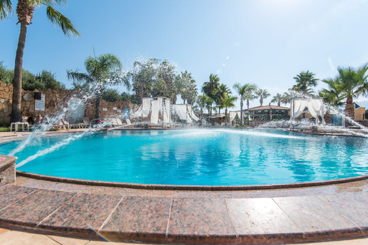 Oasis Pool Bar 