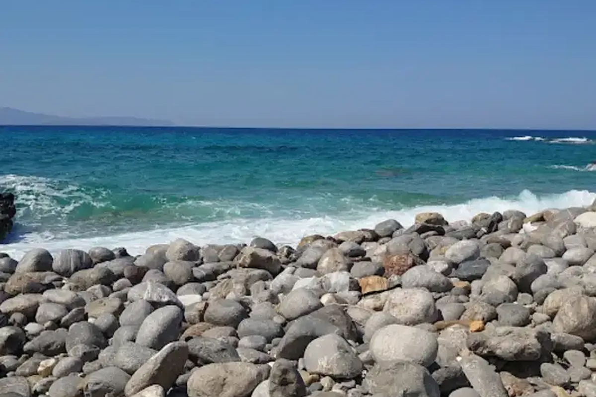 Kamini Beach photo 2
