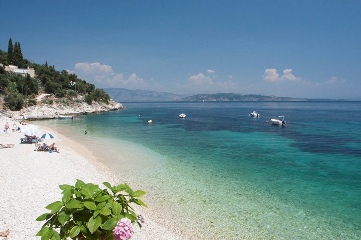 Kaminaki Beach
