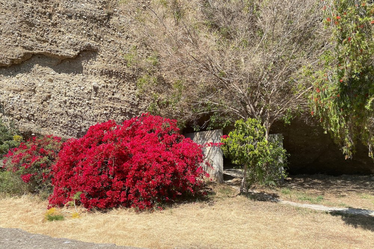 War Tunnel photo 2