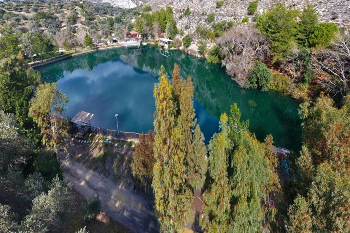 Zaros Lake photo 2