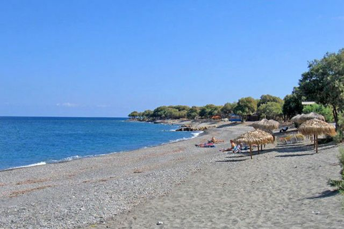 Plage de Tavronitis