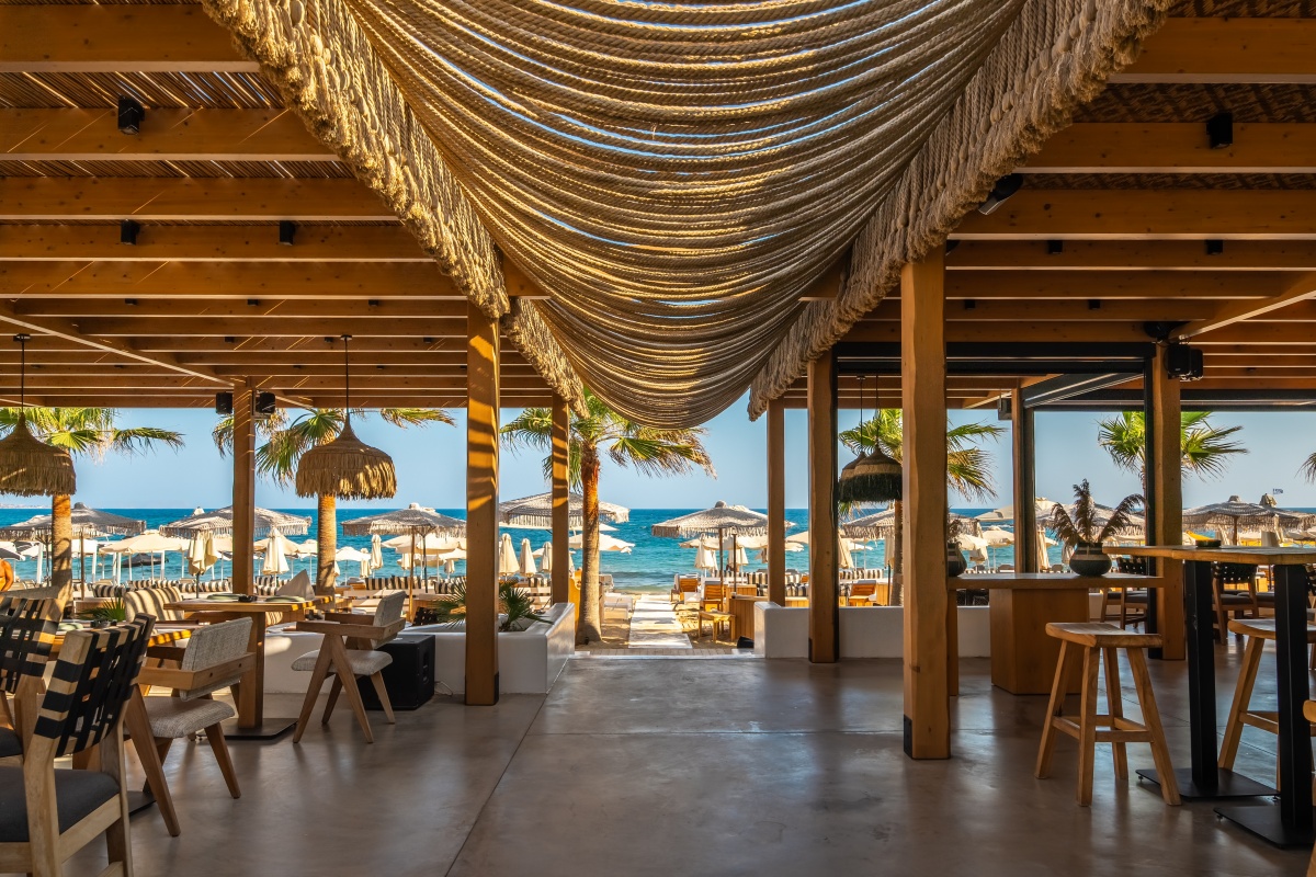 Nisos Beach Bar & Restaurant