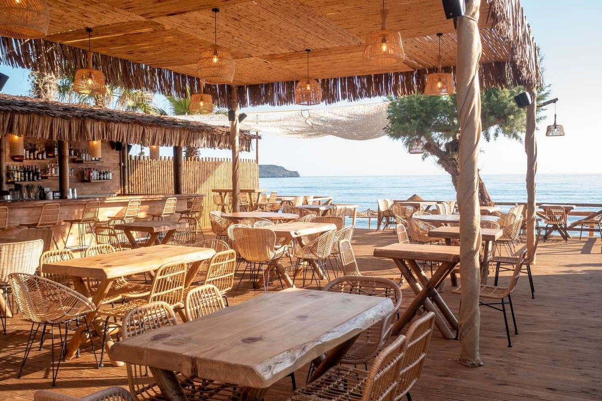 Isola Seaside Restaurant