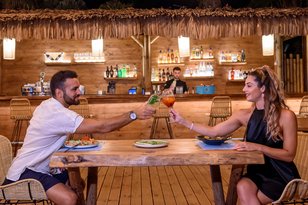 Isola Seaside Restaurant