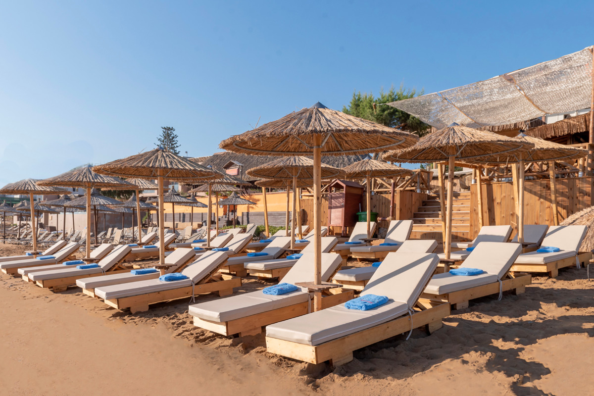 Isola Seaside Restaurant